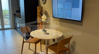 Monolocale arredato con balcone – ben rifinito