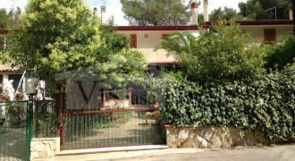 Villa a schiera con giardino