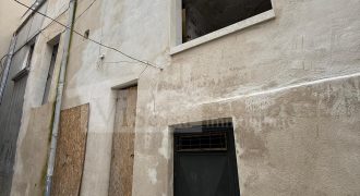 Ab. indipendente da ristrutturare con cantinola