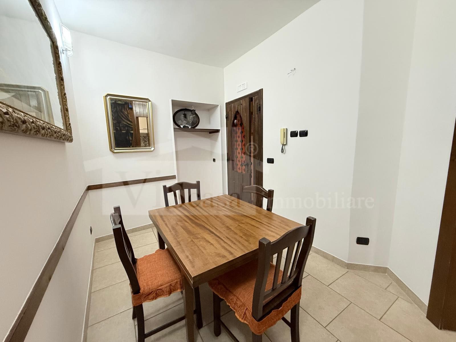 Immobile storico 5 camere con bagno