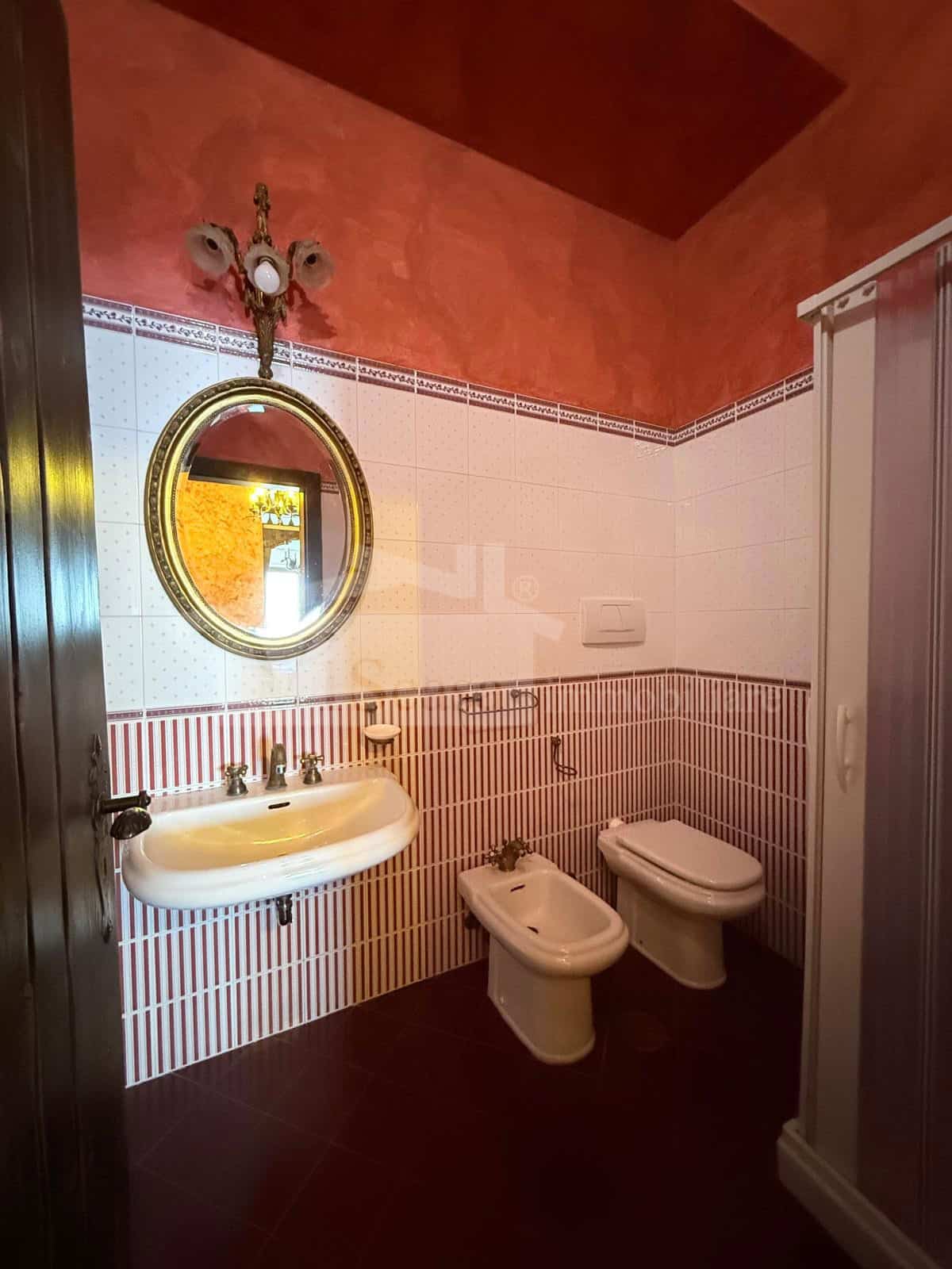 Immobile storico 5 camere con bagno