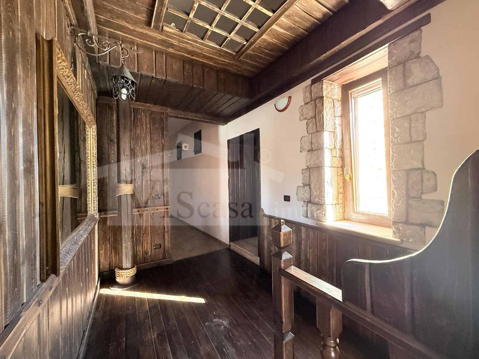 Immobile storico 5 camere con bagno