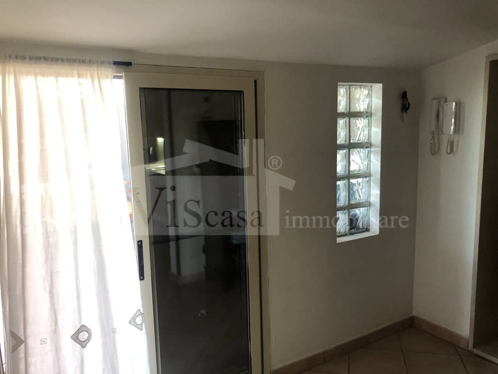 Villa a schiera bilivelli con giardino