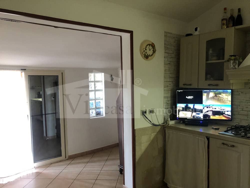 Villa a schiera bilivelli con giardino