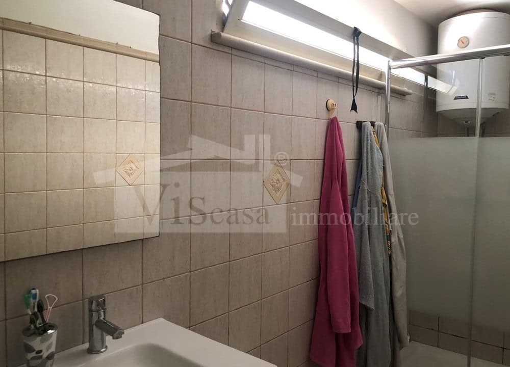 Villa a schiera bilivelli con giardino