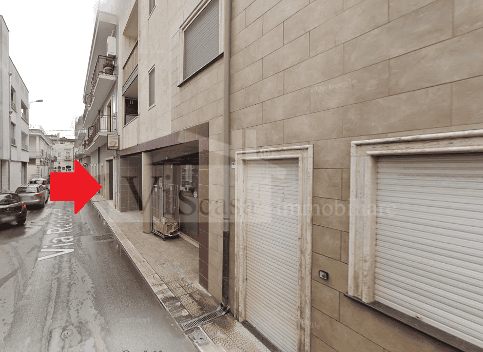 Locale commerciale mq 135 – 2 vetrine