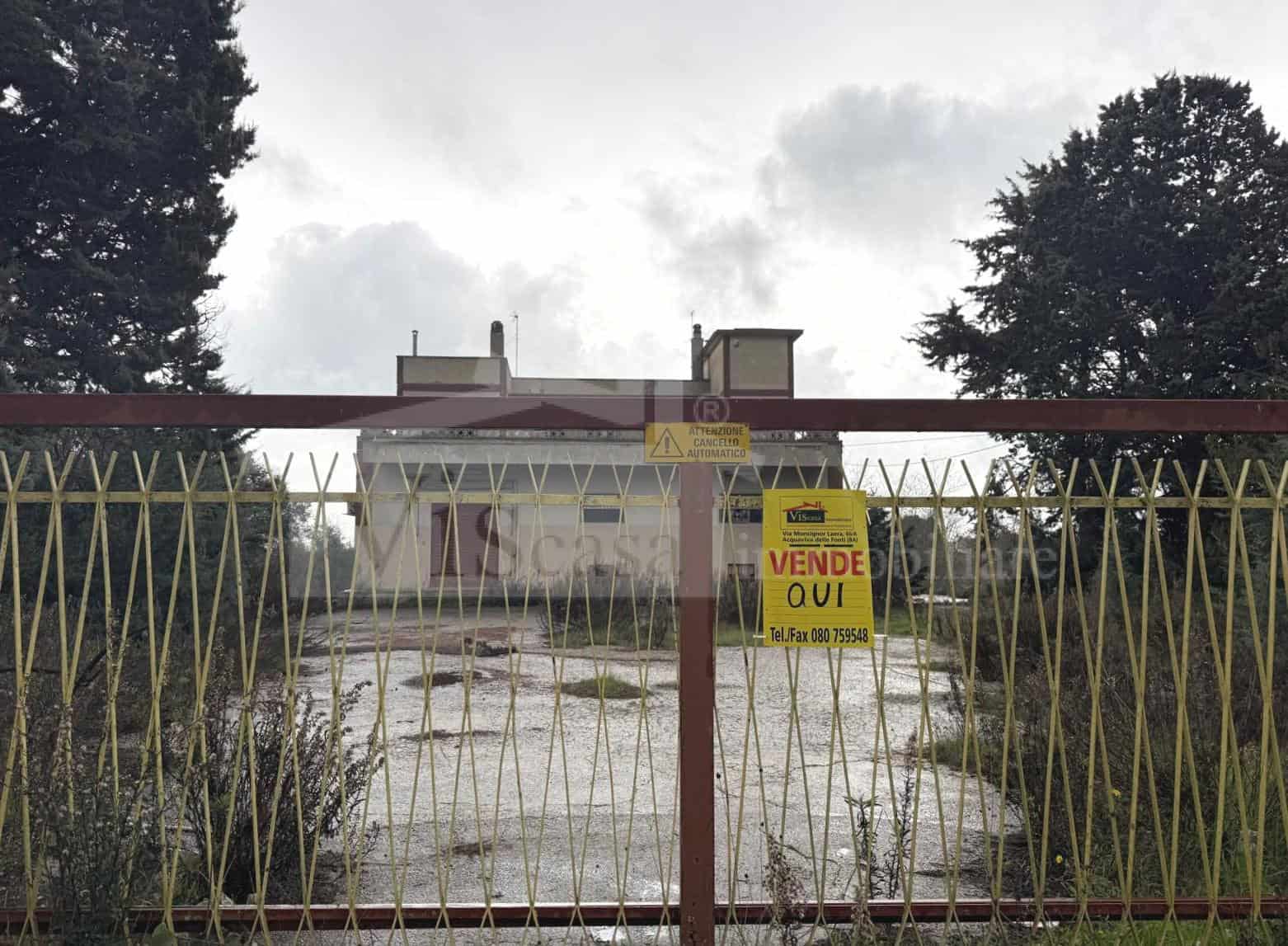 Capannone industriale con abitazione, depositi e uffici