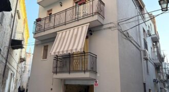 AB. INDIPENDENTE CON BOX TERRAZZO e MONOLOCALE – IN VENDITA ARREDATA