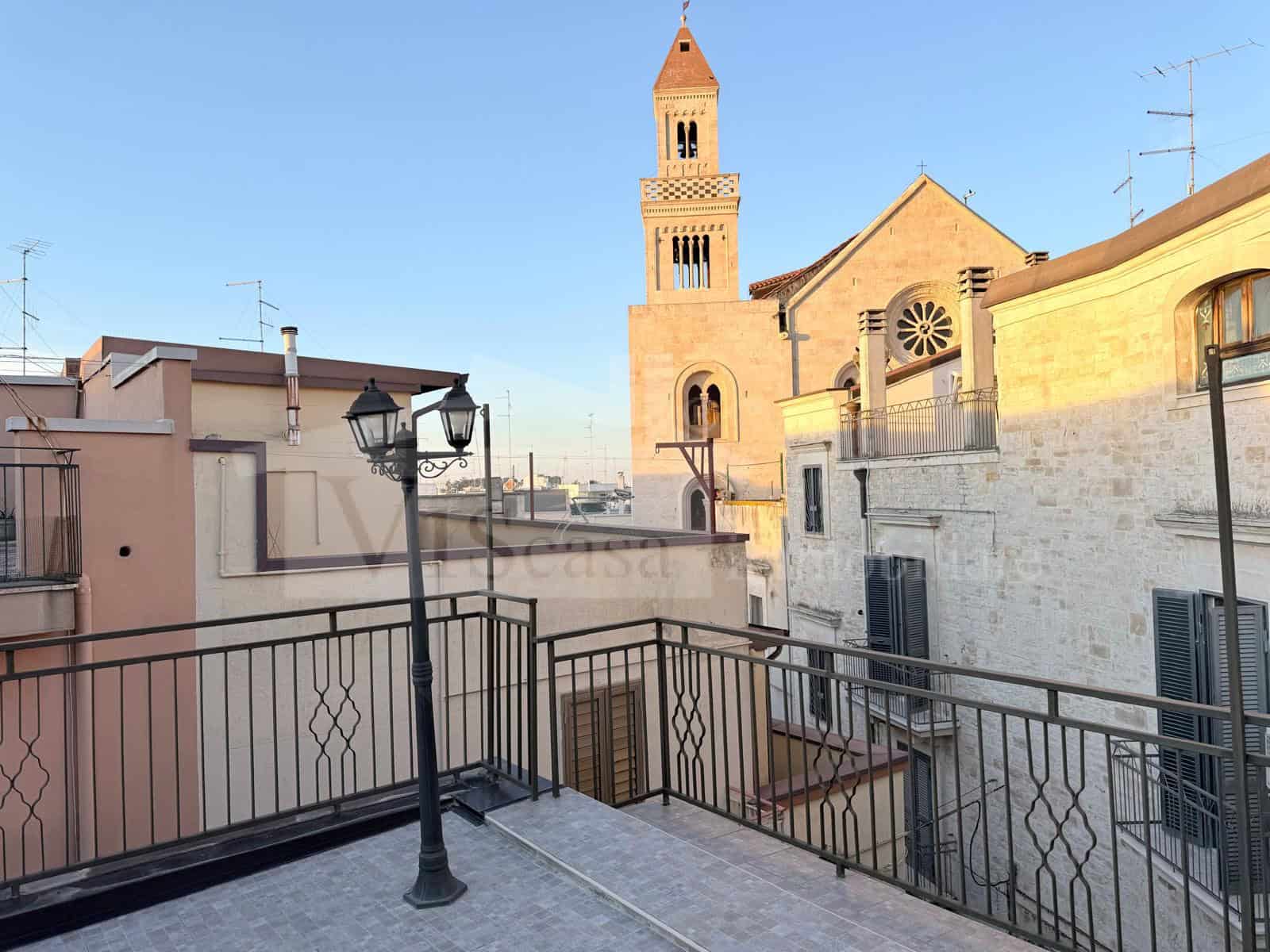 AB. INDIPENDENTE CON BOX TERRAZZO e MONOLOCALE – IN VENDITA ARREDATA