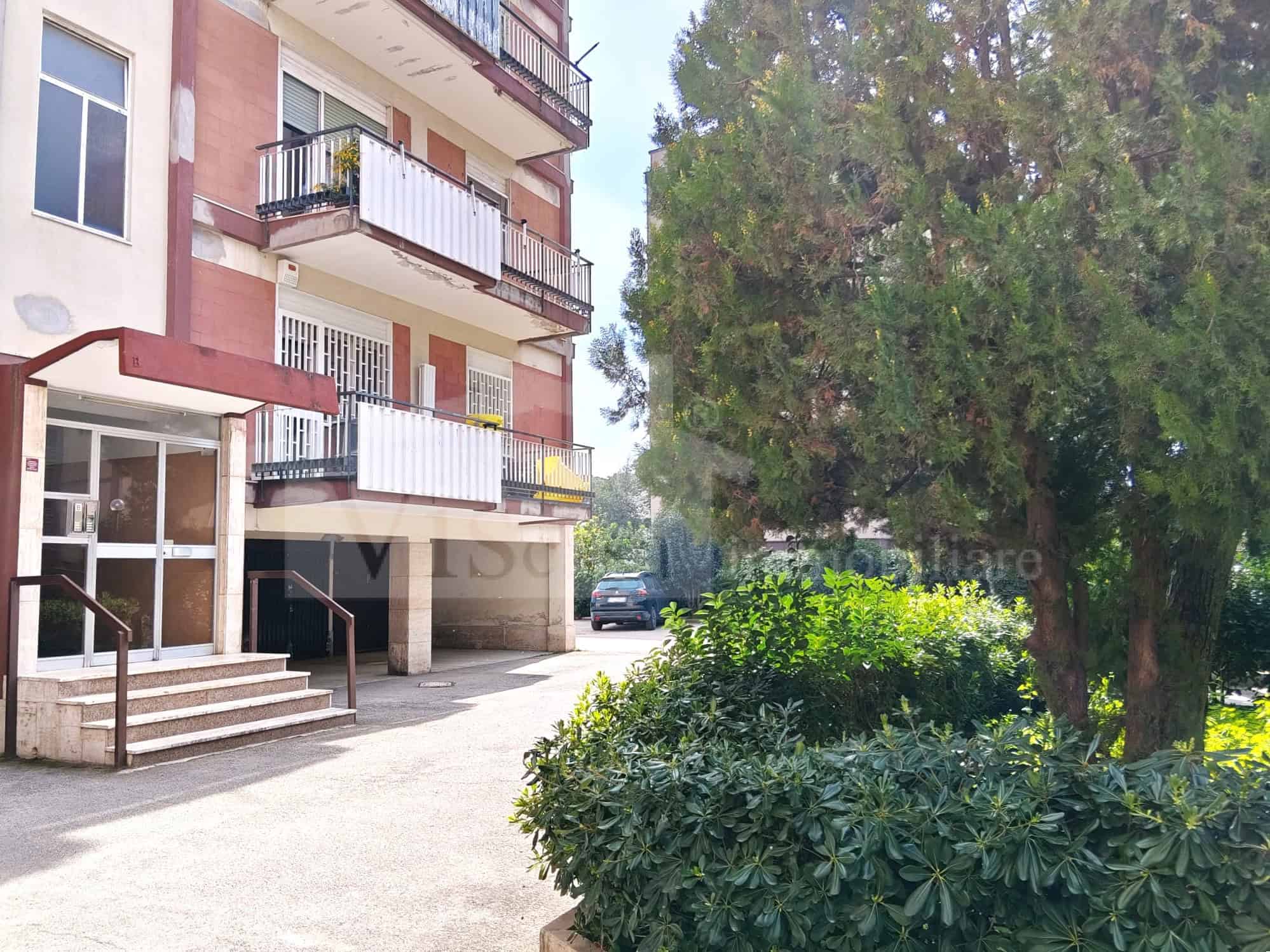 Bari Appartamento 100 mq già locato con rendita