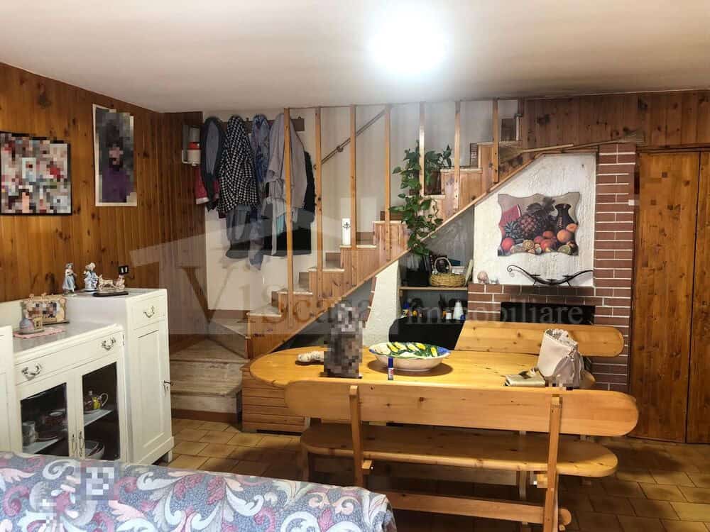 Villa a schiera su due livelli con giardino