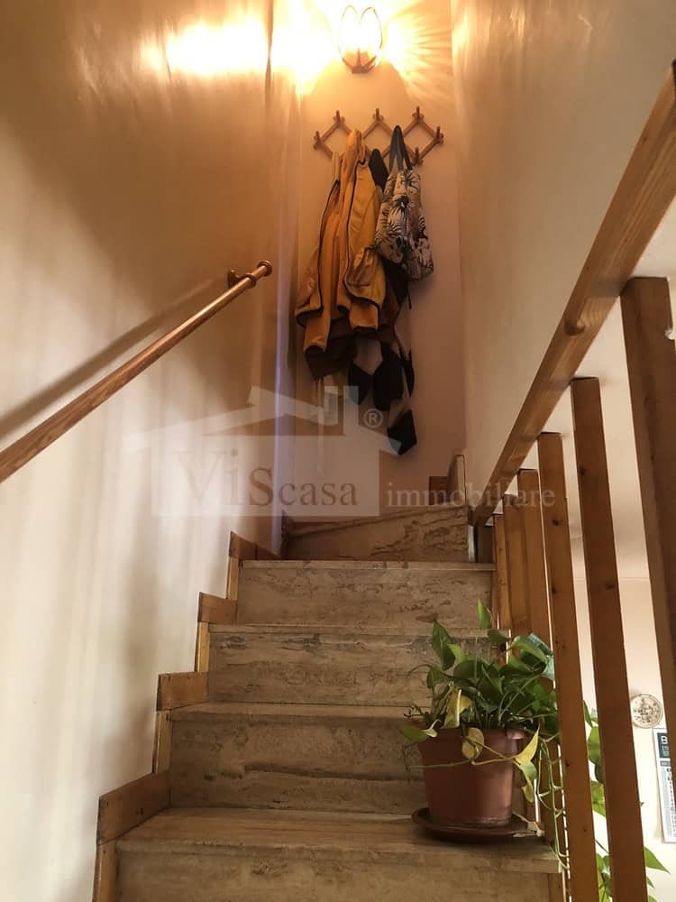 Villa a schiera su due livelli con giardino