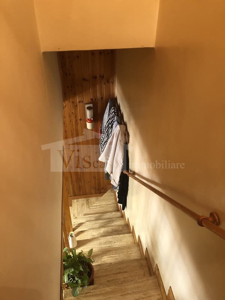 Villa a schiera su due livelli con giardino