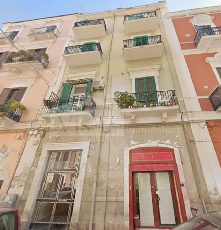 Bari Libertà vicino Stazione, appartamento da ristrutturare ottimo come investimento a lungo termine