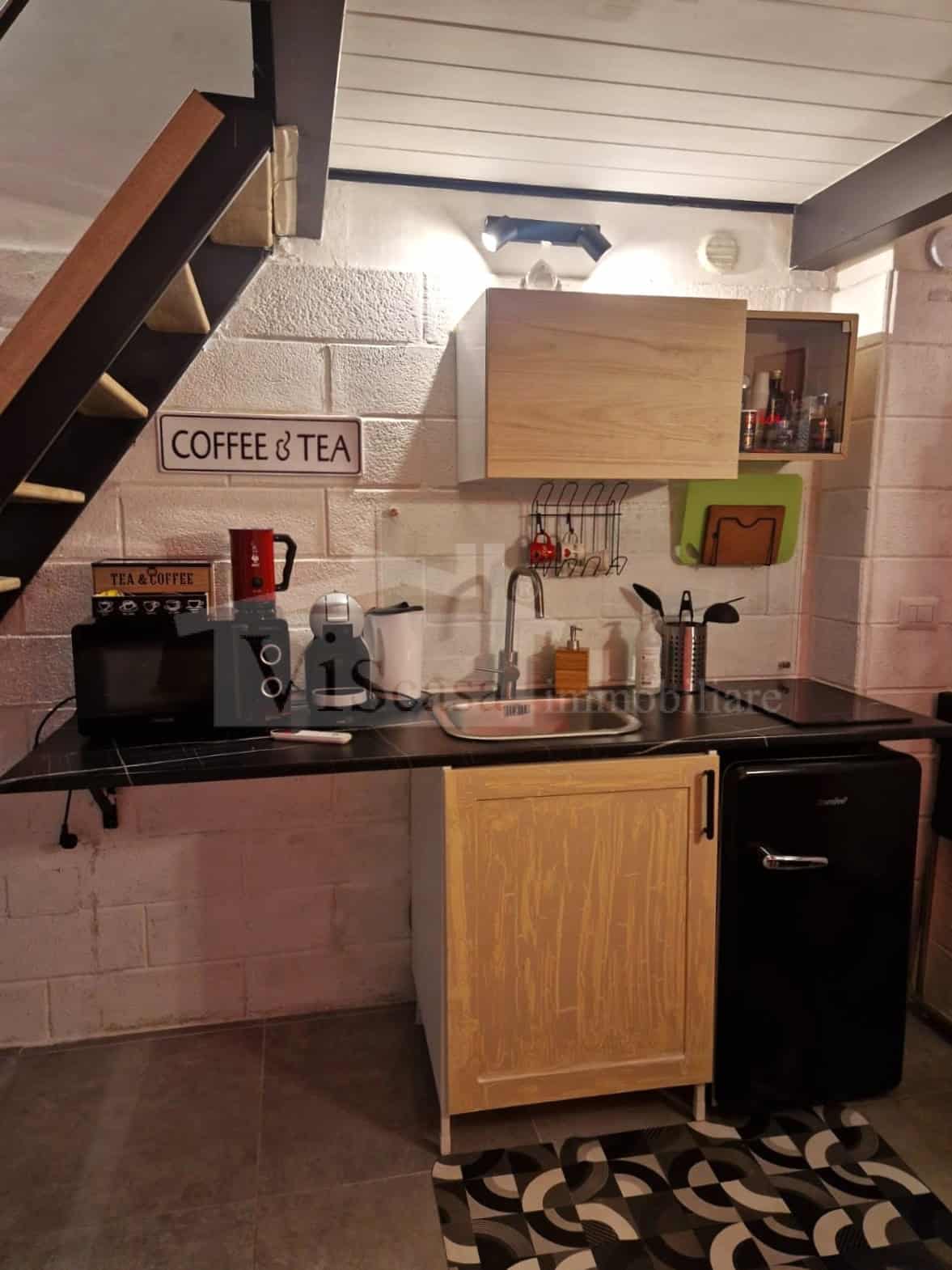 Monovano con soppalco a Madonnella, avviato b&b