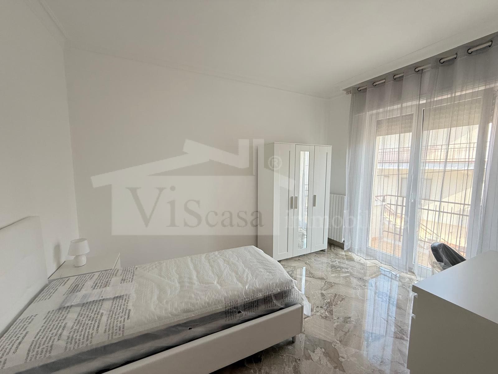 Ampio appartamento 4 camere da letto per studentesse