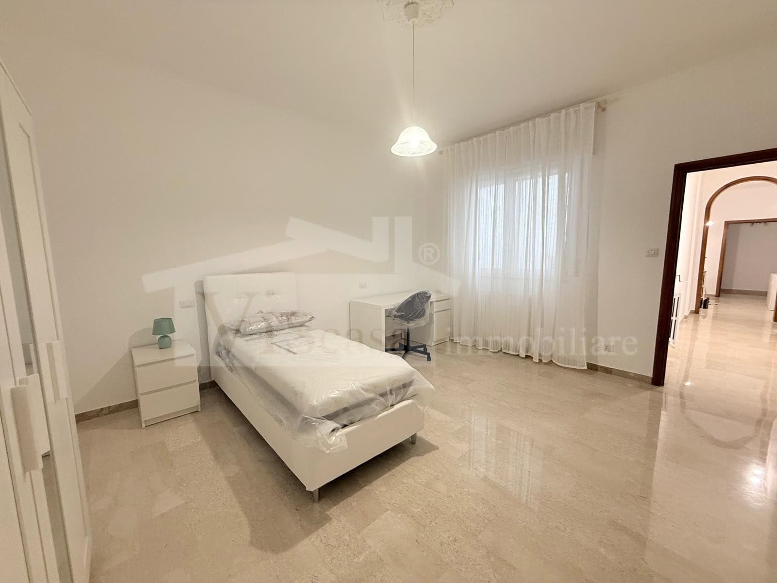 Ampio appartamento 4 camere da letto per studentesse