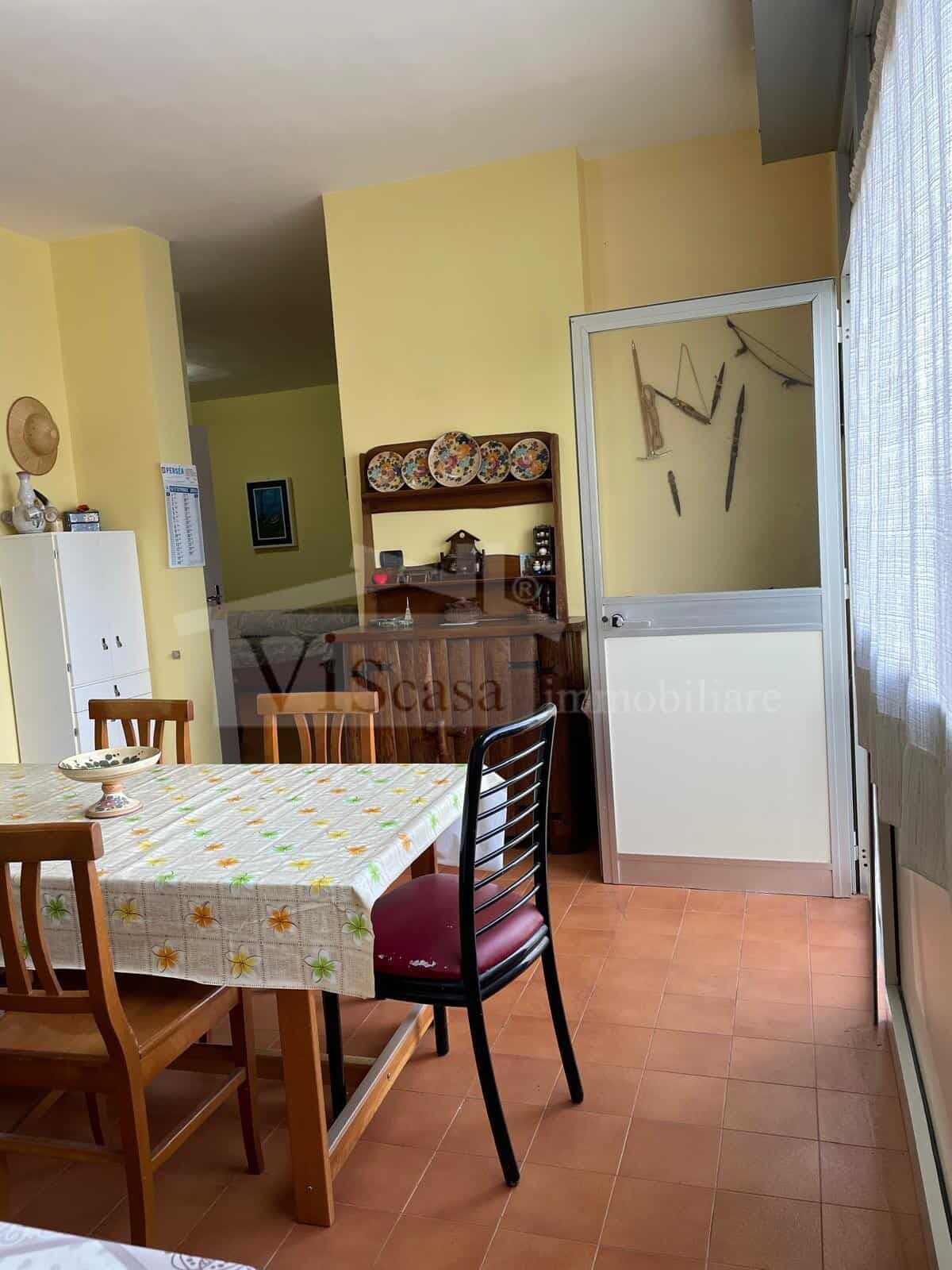 Vendita Locale Commerciale – Complesso Parco Atlantide, Torre a Mare