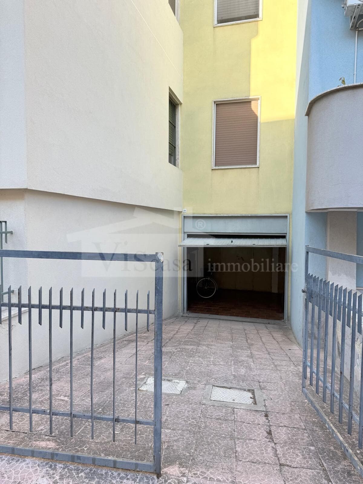 Luminoso 3 vani + acc. con deposito – in ottimo stato
