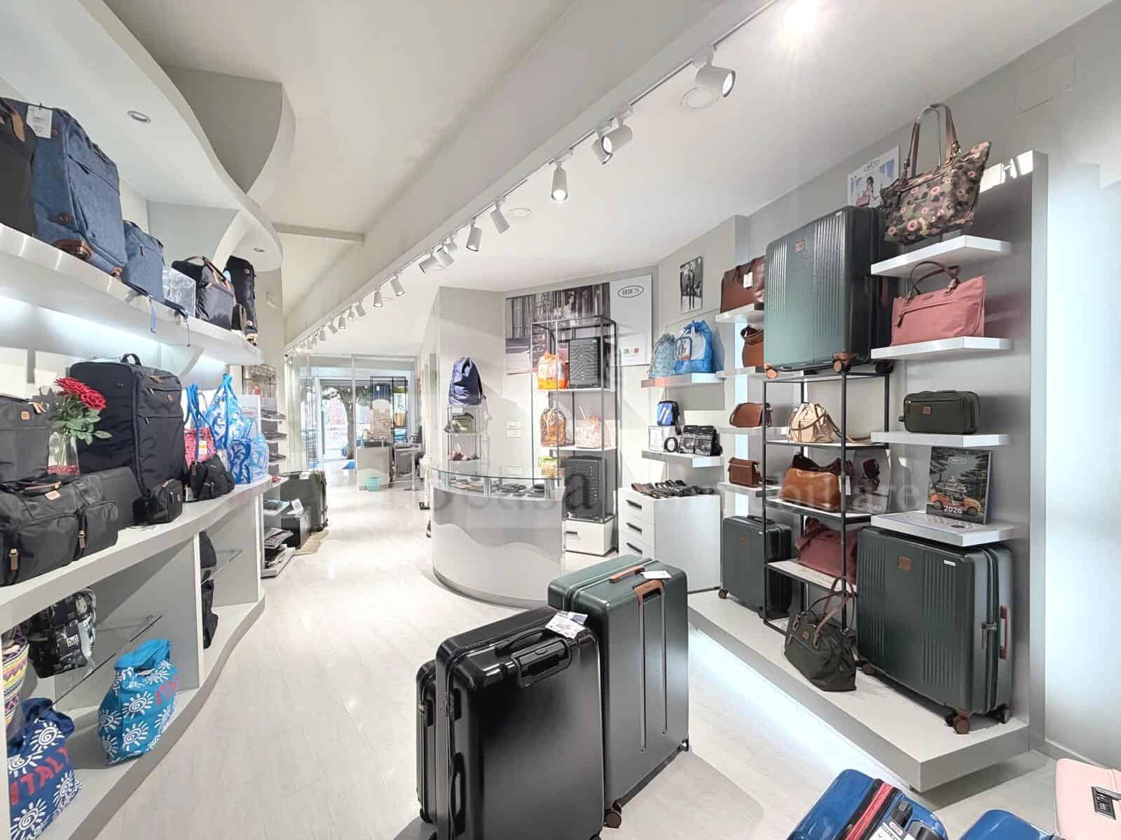 Storica attività di vendita pelletteria e accessori