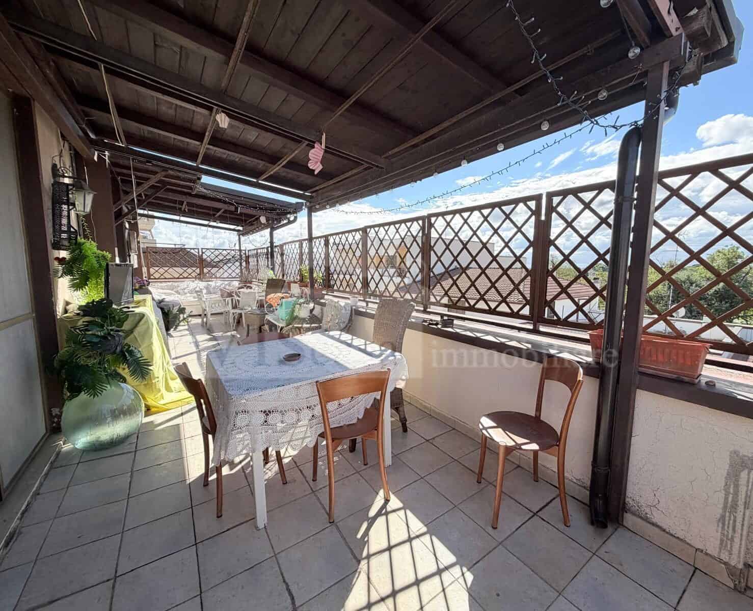Luminoso 3 vani + acc. con terrazza, posto auto e cantinola – locato