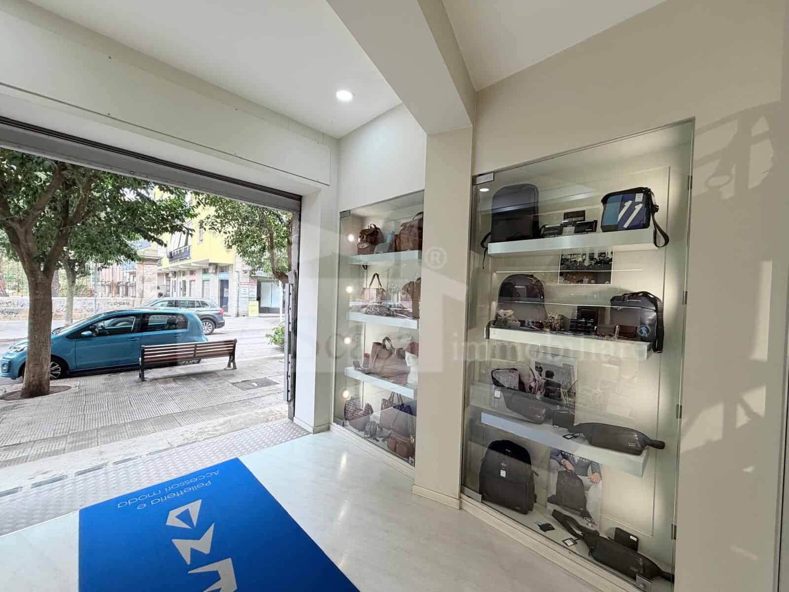 Storica attività di vendita pelletteria e accessori