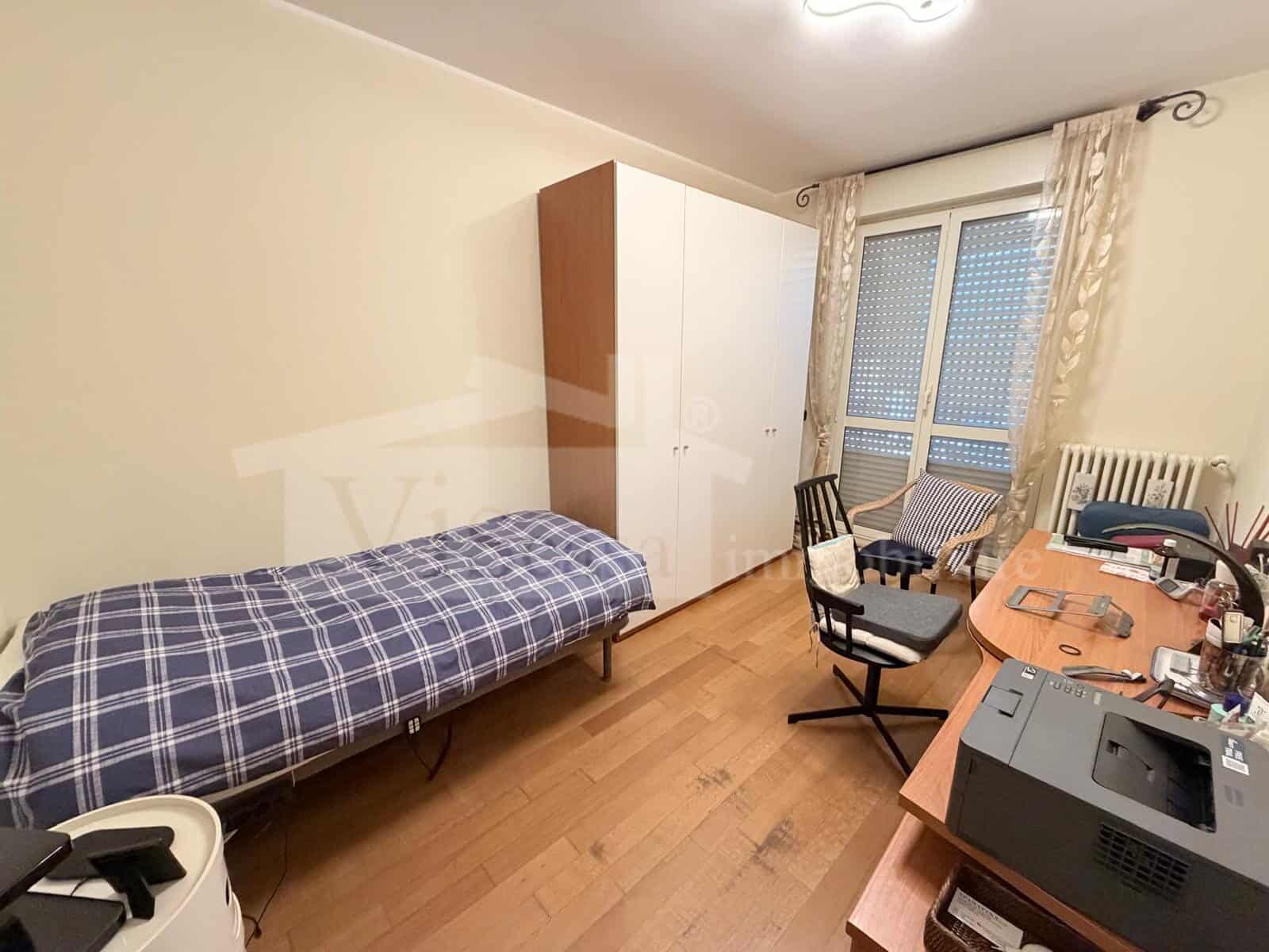 Rifinito attico con terrazzo e grandi balconi, mansarda pergolata e box auto – locato ottimo cliente