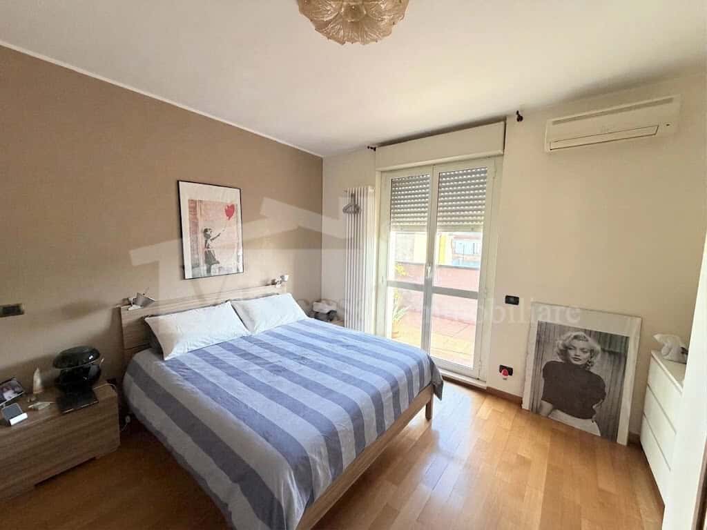 Rifinito attico con terrazzo e grandi balconi, mansarda pergolata e box auto – locato ottimo cliente