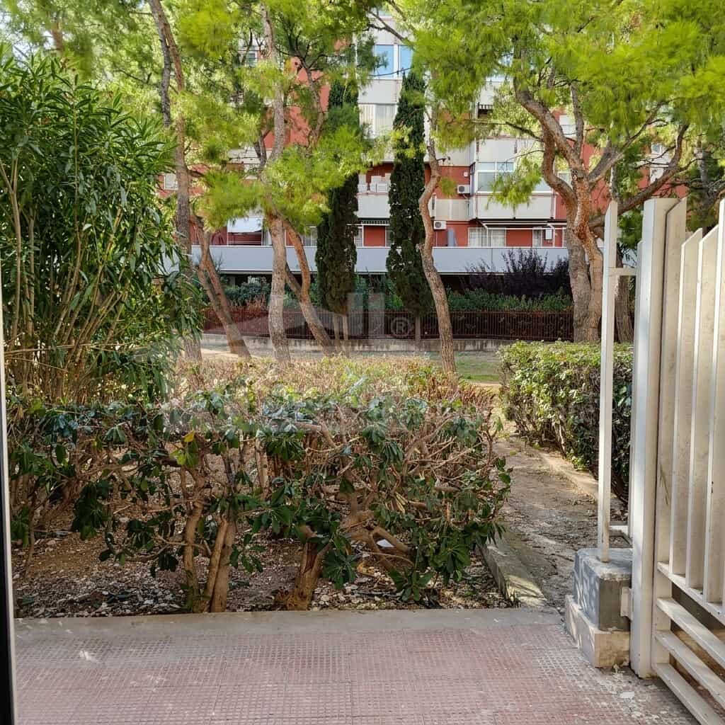 Bari Poggiofranco, Vendesi Locale C/1 Ristrutturato Locato