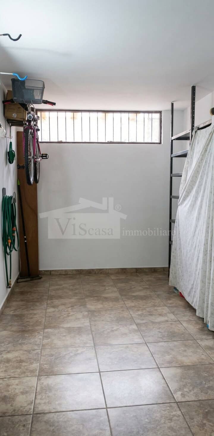 Casamassima, rifinito trivani di 72 mq con ascensore e box auto