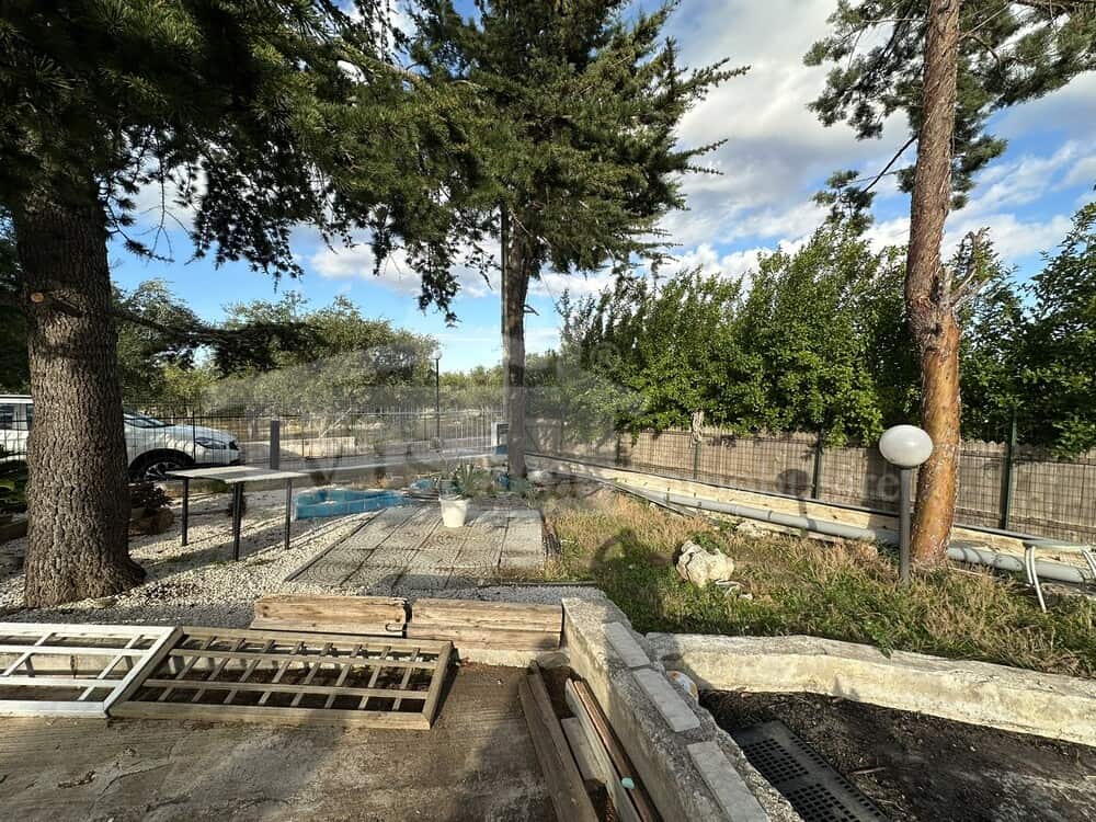 Villa angolare con giardino