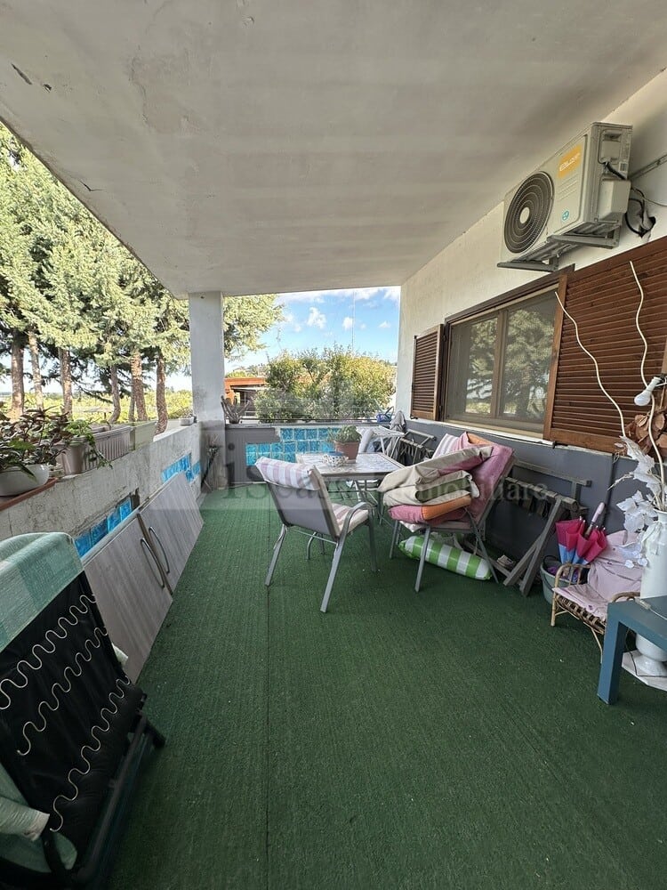 Villa angolare con giardino