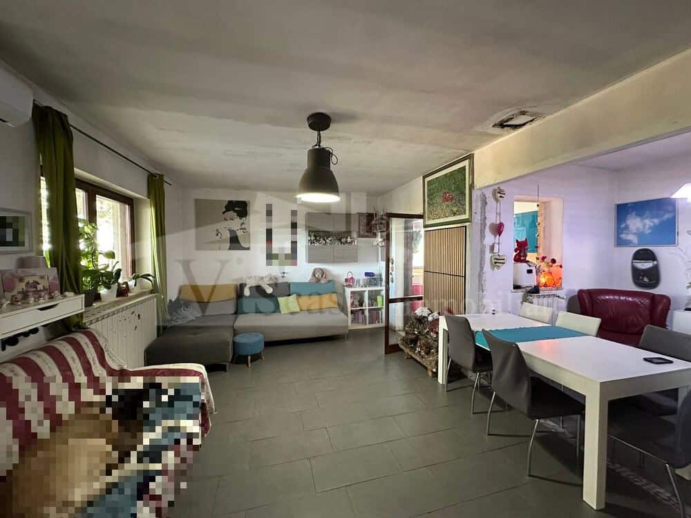 Villa angolare con giardino