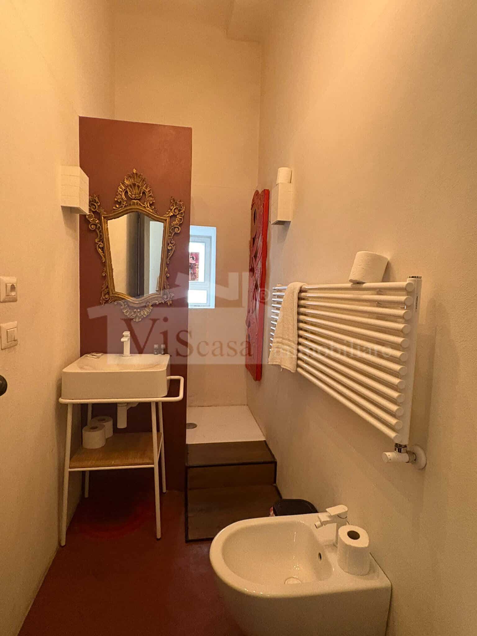Appartamento di Prestigio in Stabile Liberty con Affreschi