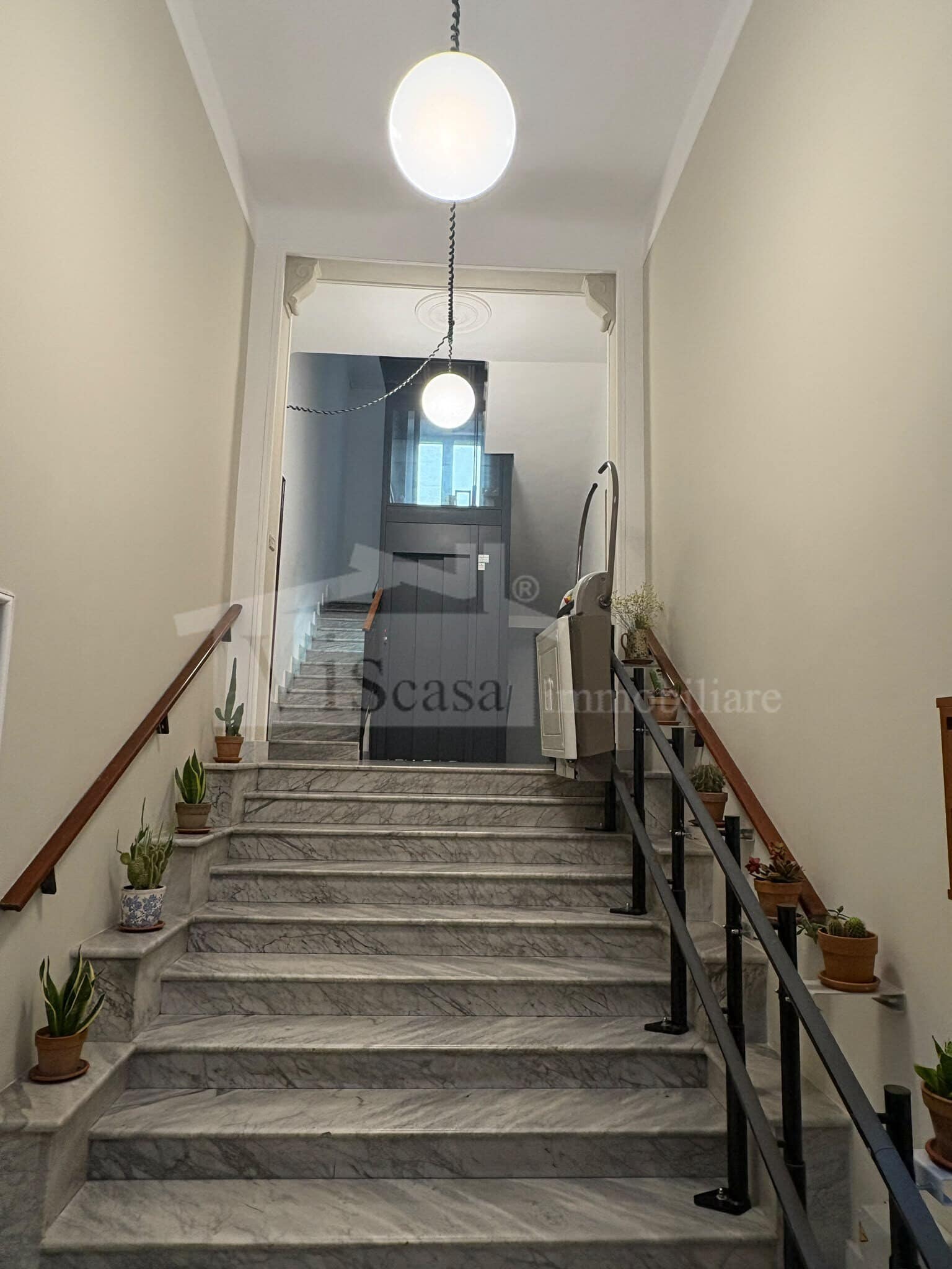 Appartamento di Prestigio in Stabile Liberty con Affreschi