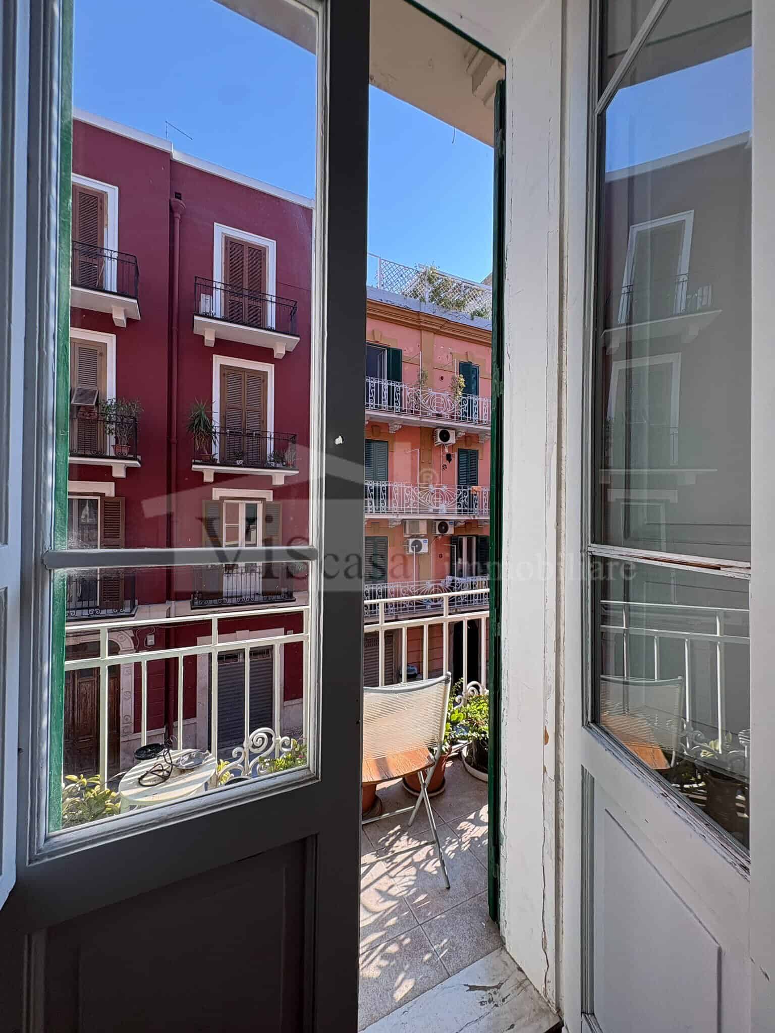 Appartamento di Prestigio in Stabile Liberty con Affreschi